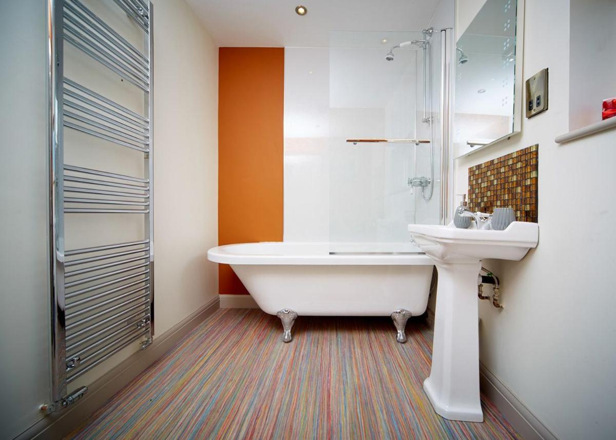 North Star Sanctum Hotel Garton Екстериор снимка