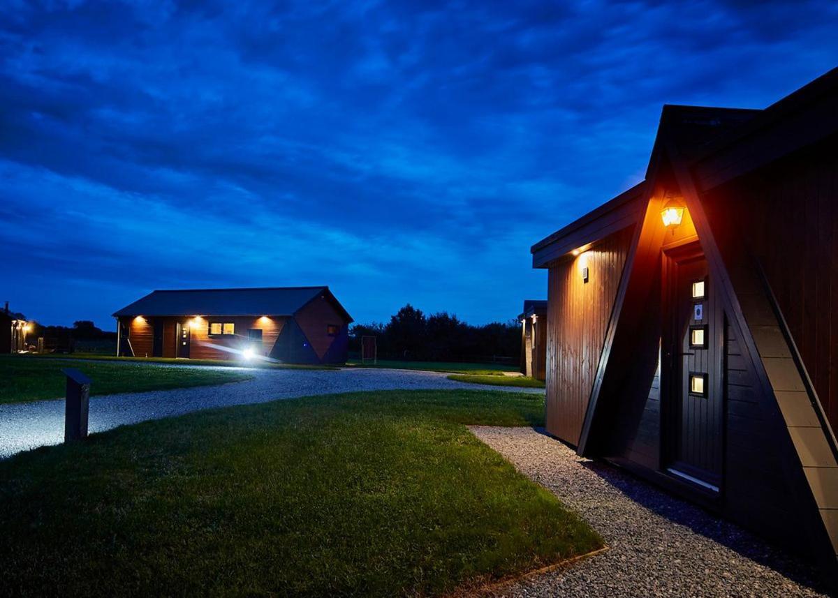 North Star Sanctum Hotel Garton Екстериор снимка